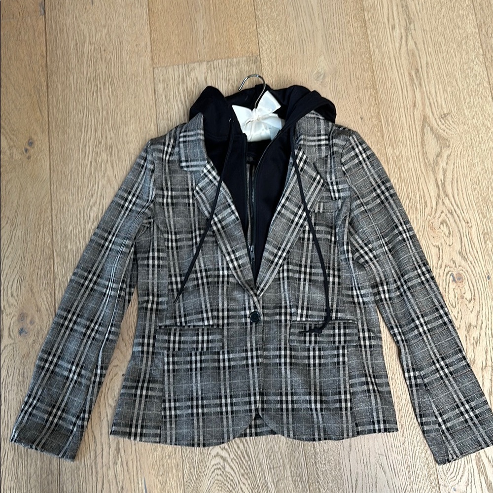 Liverpool Jeans Company Cream and Black Blazer